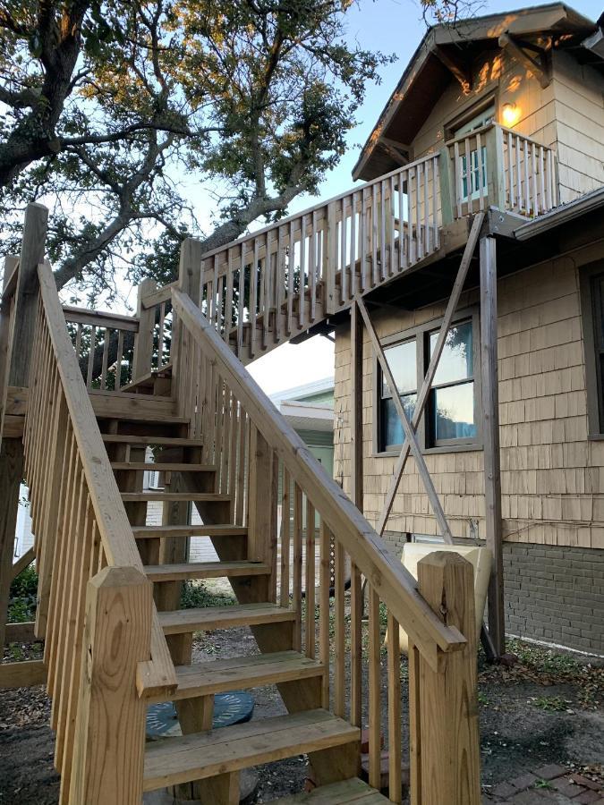Rustic Rooftop Delight - Bay Front Apts Norfolk Exterior photo
